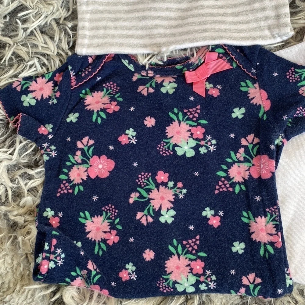Baby Girl Short Sleeve Onesie Bundle Size 3-6 months